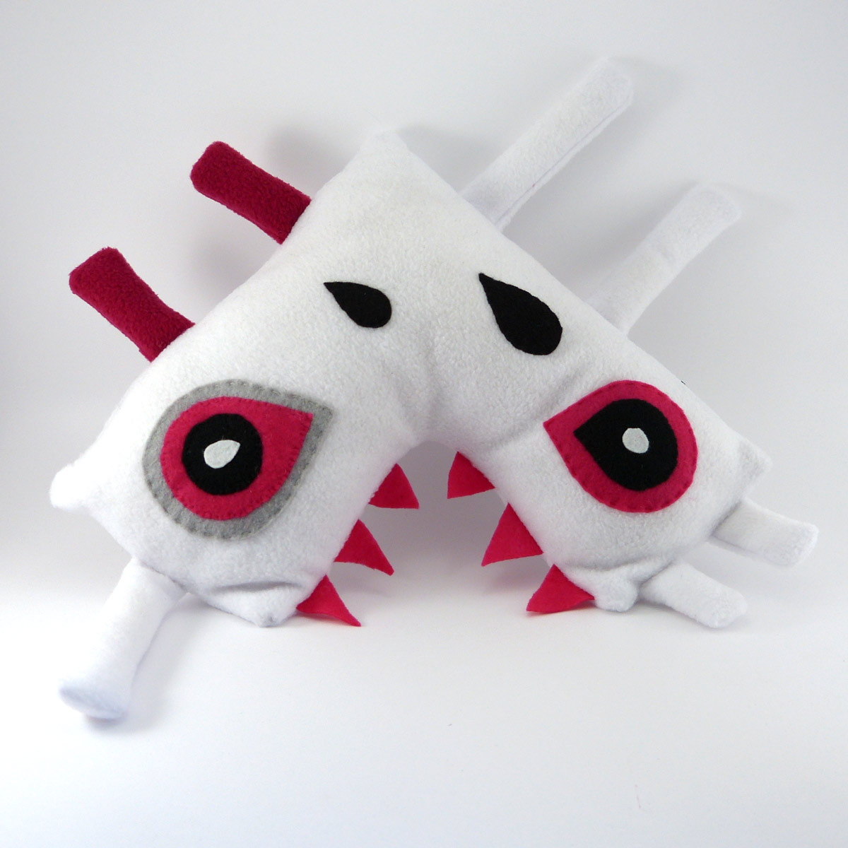 ojorojo plush monstrcool by Manito/Maneeto