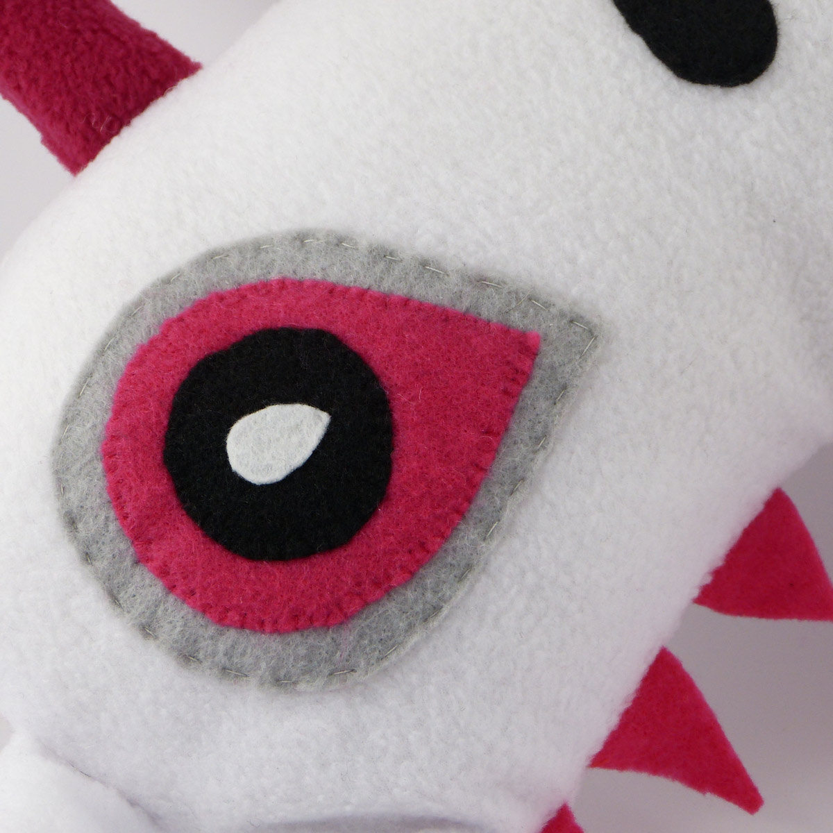 ojorojo plush monstrcool by Manito/Maneeto